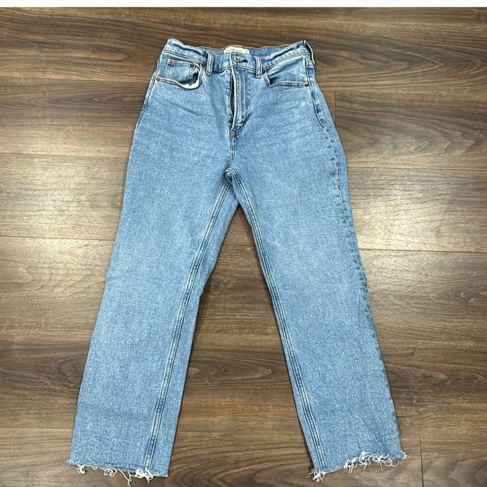 Ambercrombie & Fitch Ultra Highrise Ankle Straight